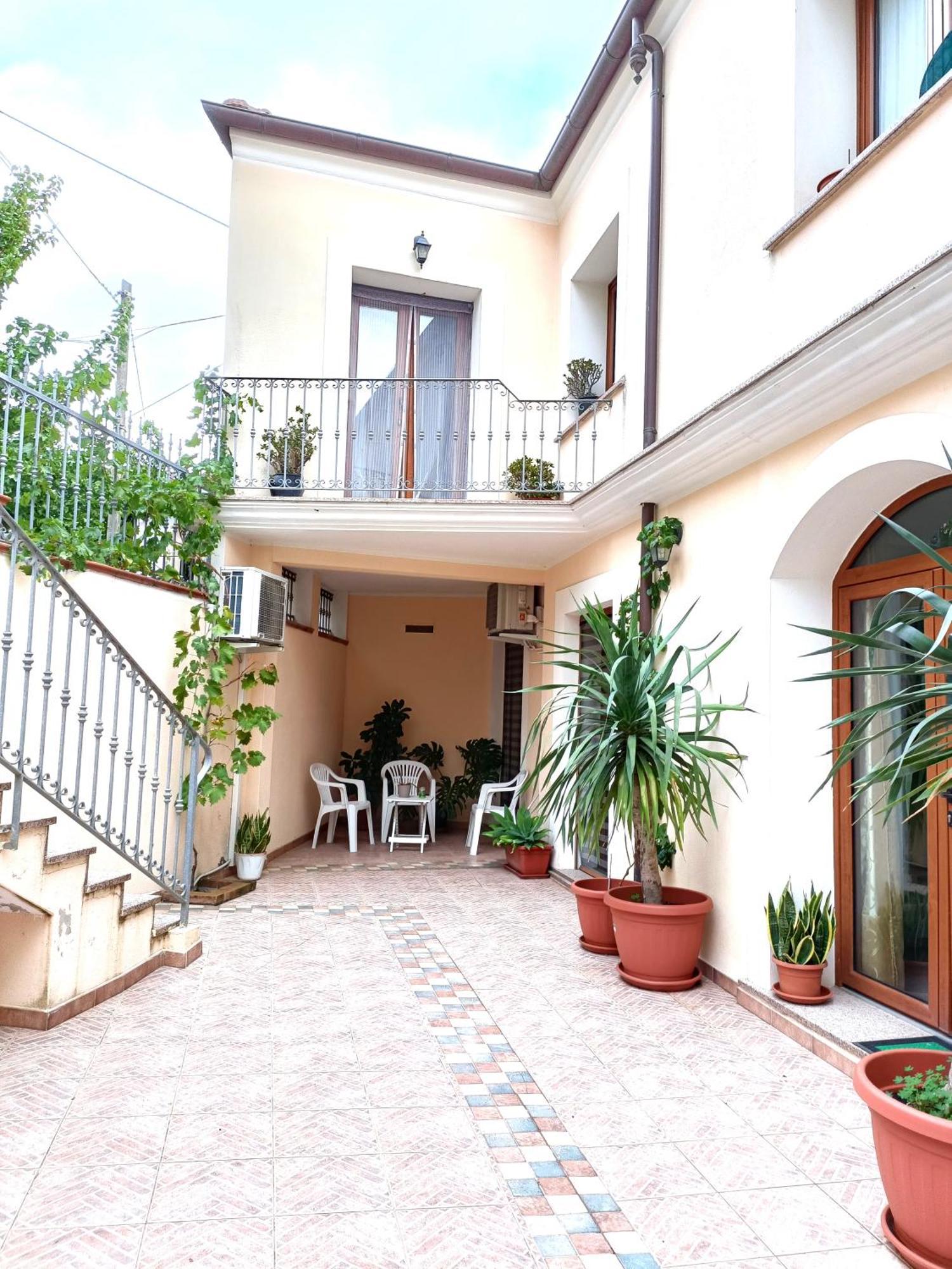 Giarranas House - Apartment With Coutyard Villacidro Екстериор снимка