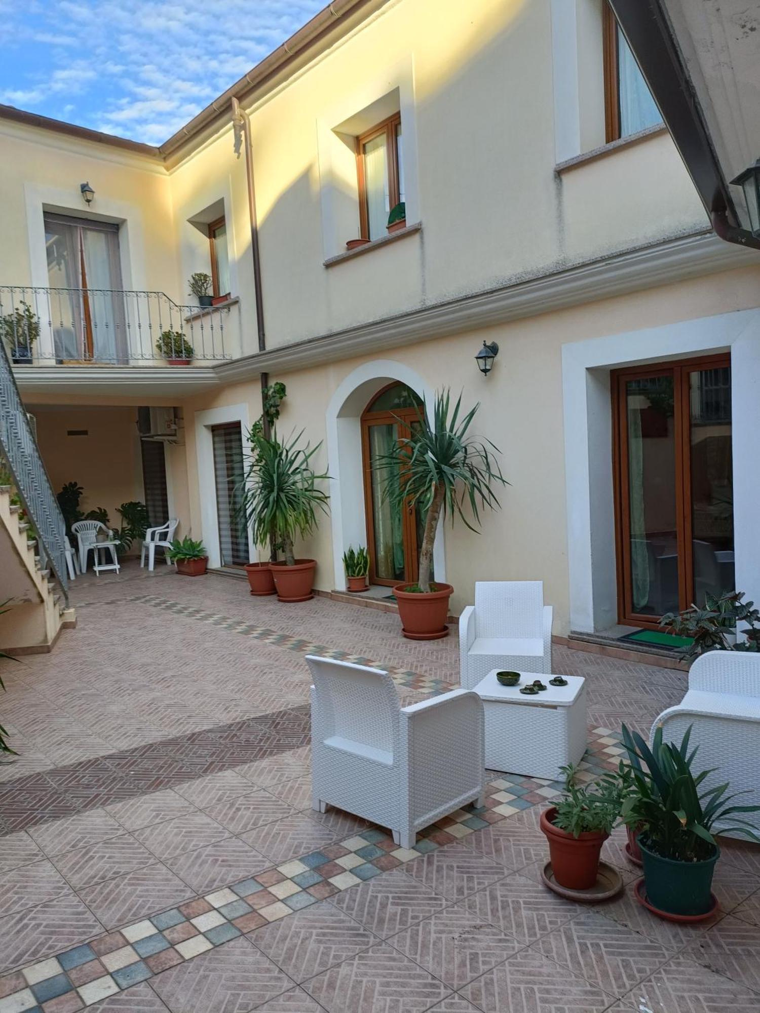 Giarranas House - Apartment With Coutyard Villacidro Екстериор снимка